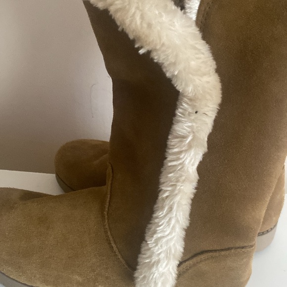 Ugg boots, brown, never worn - Picture 2 of 2
